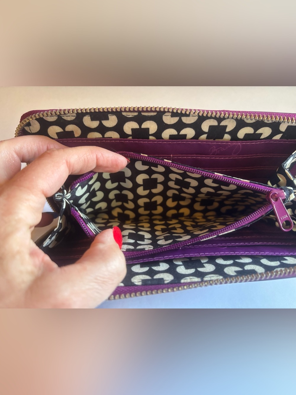 Vera Bradley purple/Magenta Zip Wallet - Picture 4 of 11